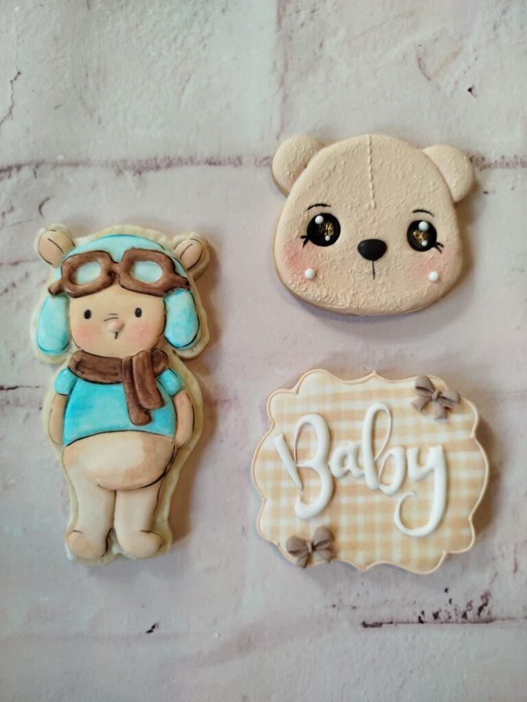 INSCRIBITE A 🍪 *Taller Práctico de Decoración de Cookies en Glasé –
📆 Duración: 4.30 horas | 🎯 Nivel intermedio
¡Nuevo curso en Mundo Pastel!
Aprendé a decorar cookies con técnicas de lettering, acuarela sobre glasé y efecto peluche 💕
Ideal para baby showers y nacimientos 🎀

📌 Taller presencial – 1 día intensivo
💵 Valor 2025: \.890
🎉 Alumnos: 15% OFF

⚡ Cupos limitados – ¡Reservá tu lugar ya!

📲 Reservá tu lugar o consultá por WhatsApp: +54 9 2216910268 / +54 9 2215979026
🔗 Más info e inscripciones en: [escuelamundopastel.com](https://escuelamundopastel.com)

 

 

 

 